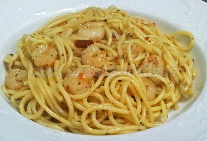 Espaguetis gambo-ajillo