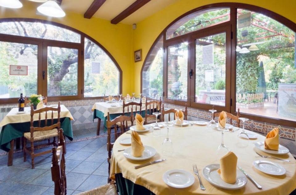 http://www.buscorestaurantes.com/files/images/Restaurante-Las-Lomas-138103.jpg